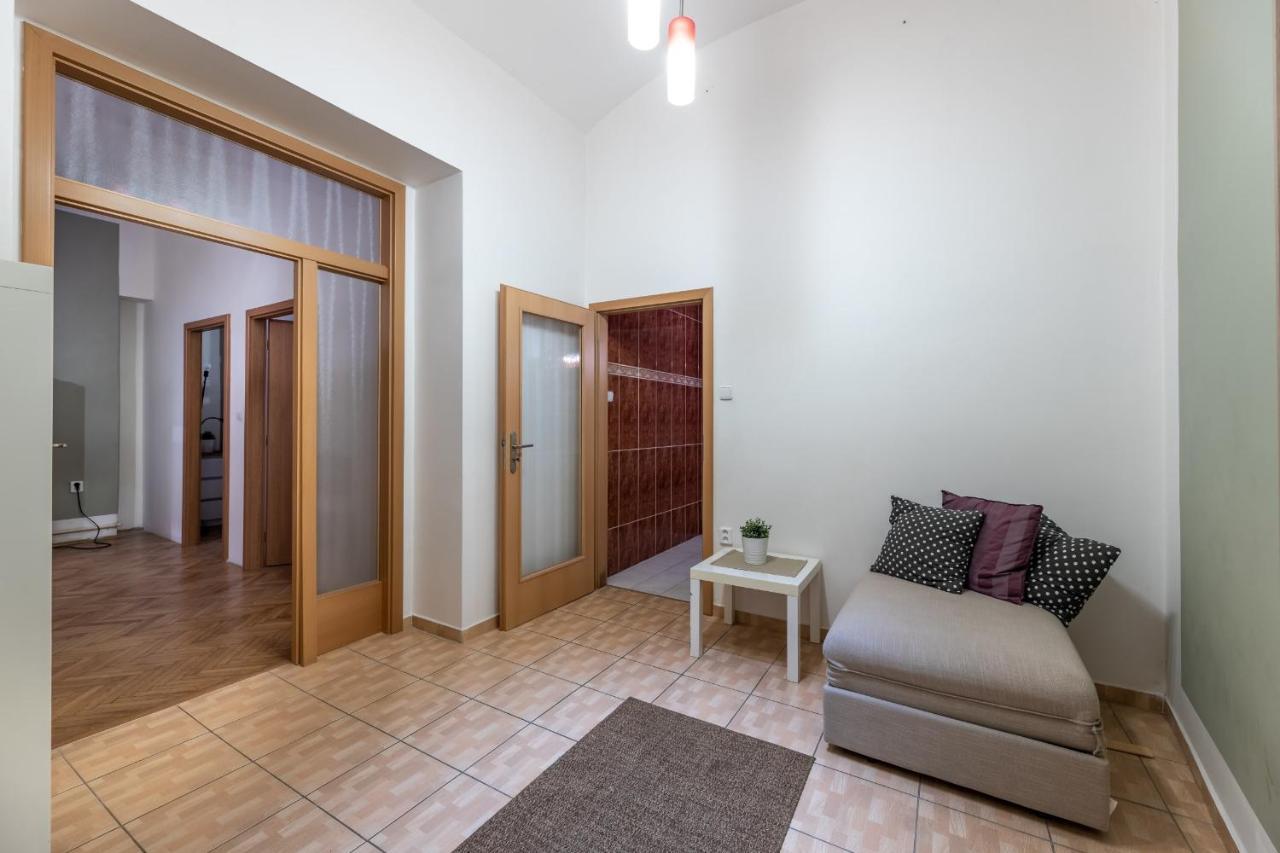 Spacious 3 Bedroom In The Heart Of * Praha
